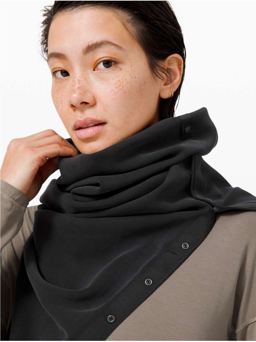 lululemon vinyasa scarf black snap convertible wrap - Picture 3 of 8